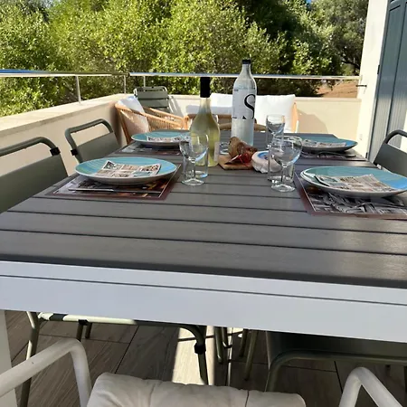 Maison 30 Metres De La Holiday home