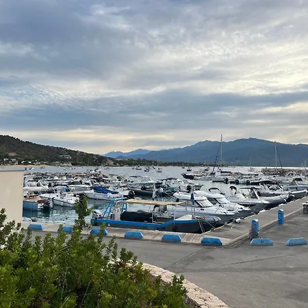 Maison 30 Metres De La * Serra-di-Ferro (Corsica)